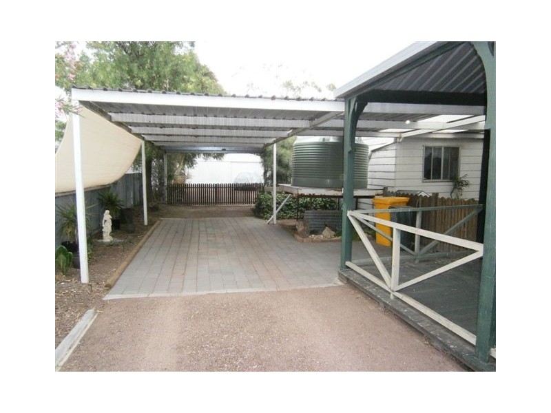 6 Hewitt Street, Warracknabeal VIC 3393