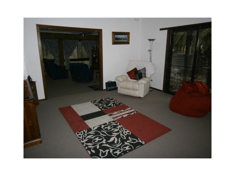 6 Hewitt Street, Warracknabeal VIC 3393