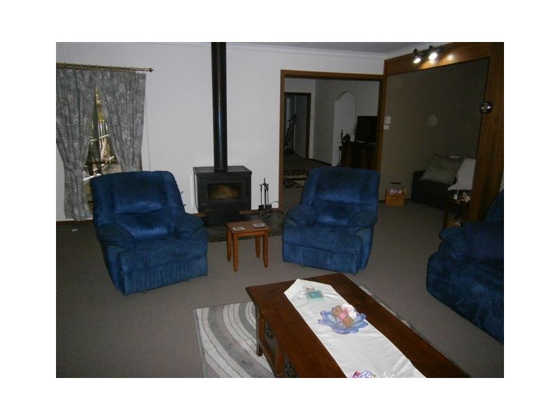 6 Hewitt Street, Warracknabeal VIC 3393