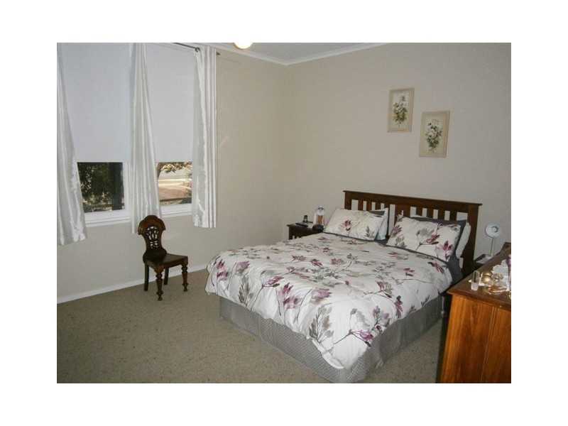 6 Hewitt Street, Warracknabeal VIC 3393