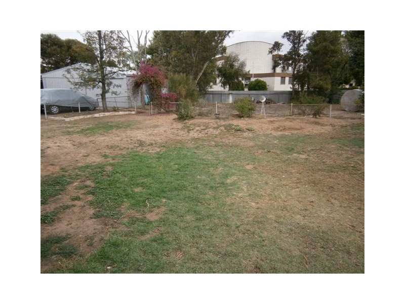 6 Hewitt Street, Warracknabeal VIC 3393