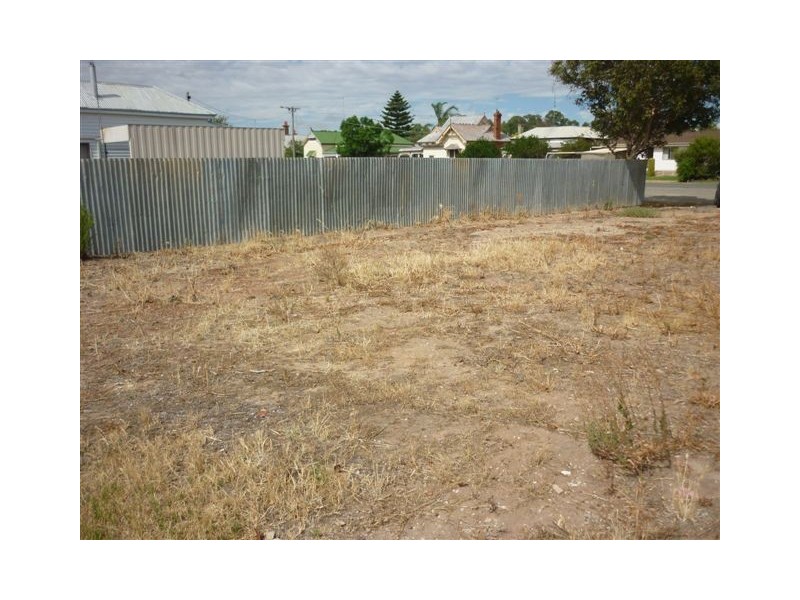 9 Anderson Street, Warracknabeal VIC 3393