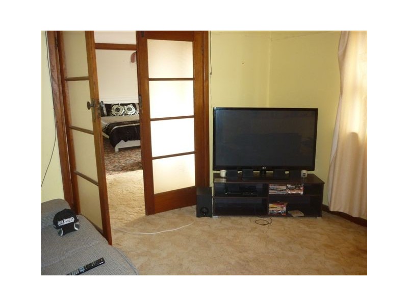 8 Jamouneau Street, Warracknabeal VIC 3393