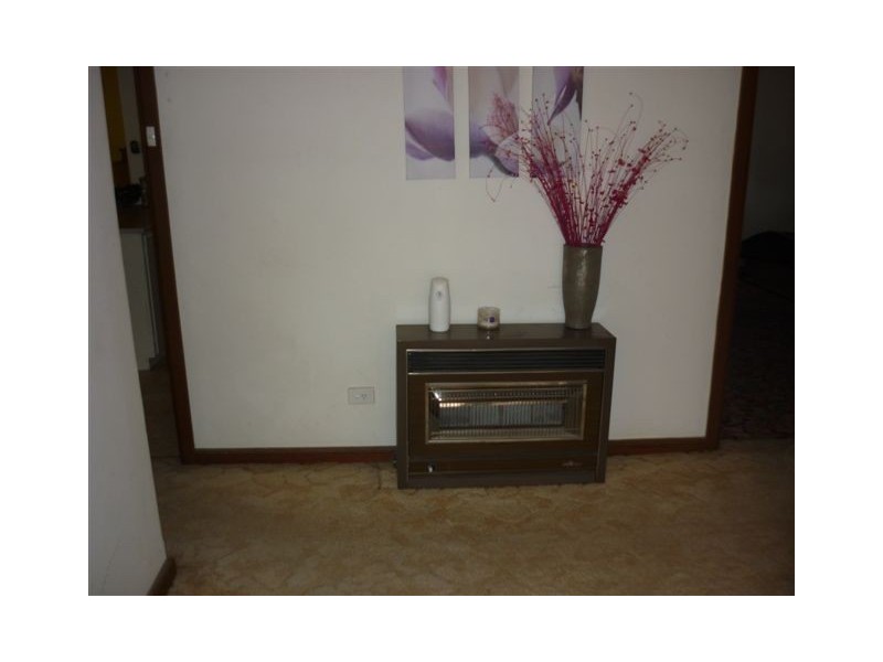 8 Jamouneau Street, Warracknabeal VIC 3393