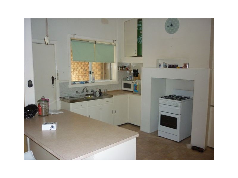 8 Jamouneau Street, Warracknabeal VIC 3393