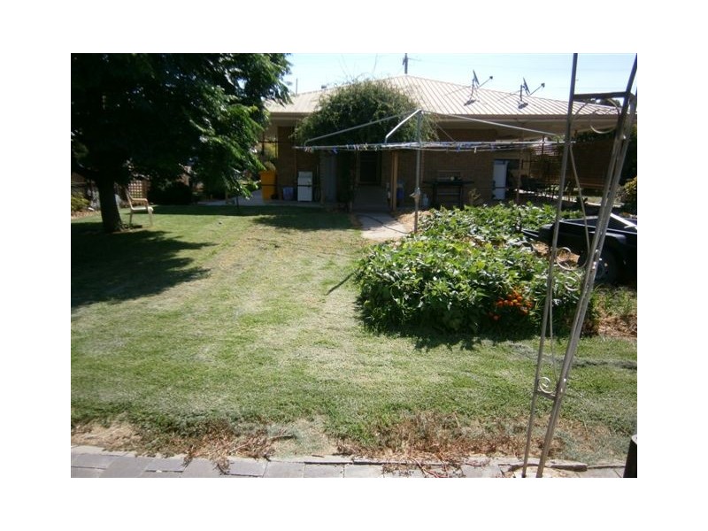 1 Dingwell Street, Beulah VIC 3395