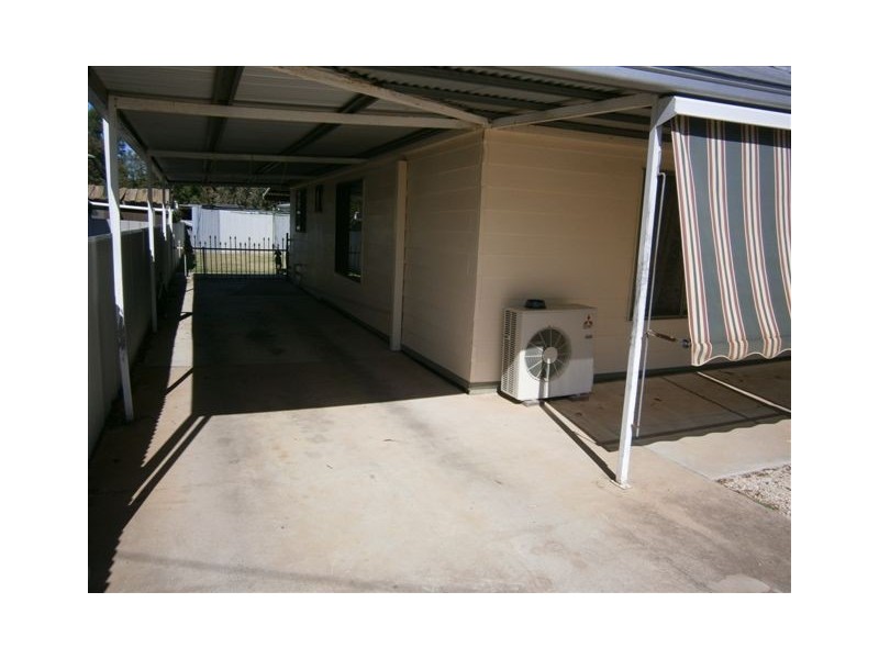 6 Tobruk Avenue, Warracknabeal VIC 3393