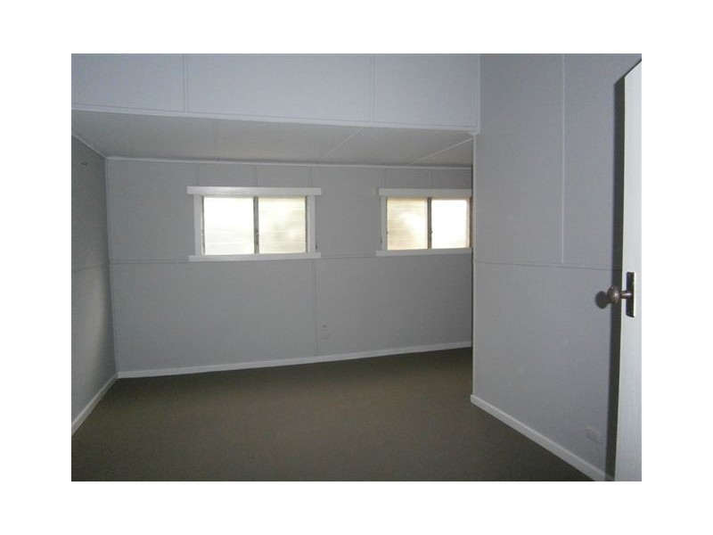 42 Jamouneau Street, Warracknabeal VIC 3393
