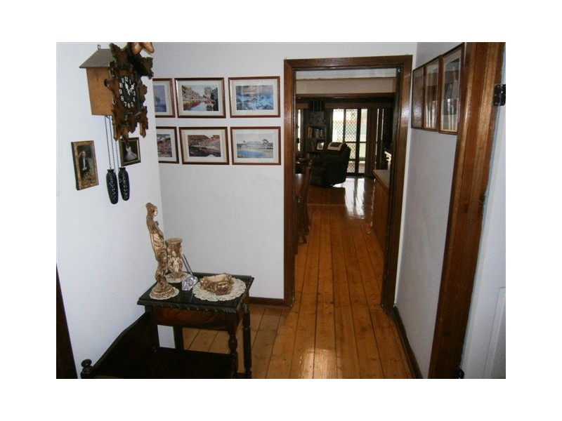 8 Craig Avenue, Warracknabeal VIC 3393