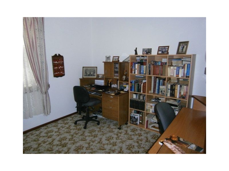 8 Craig Avenue, Warracknabeal VIC 3393