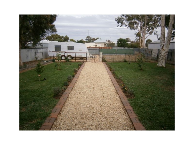 8 Craig Avenue, Warracknabeal VIC 3393