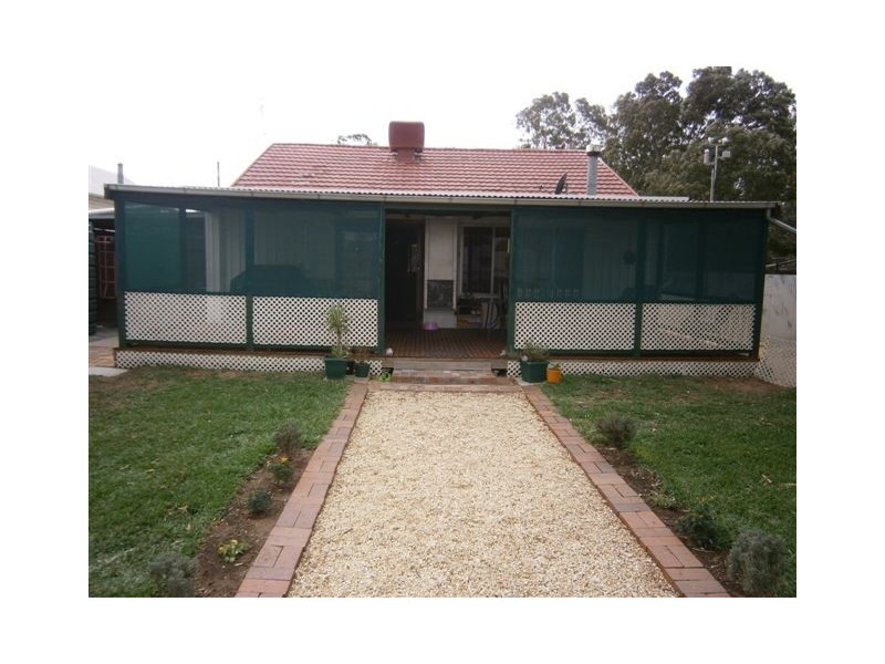 8 Craig Avenue, Warracknabeal VIC 3393