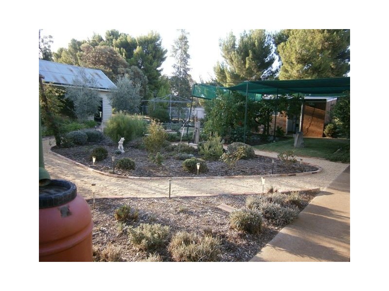 36 Deakin Street, Beulah VIC 3395