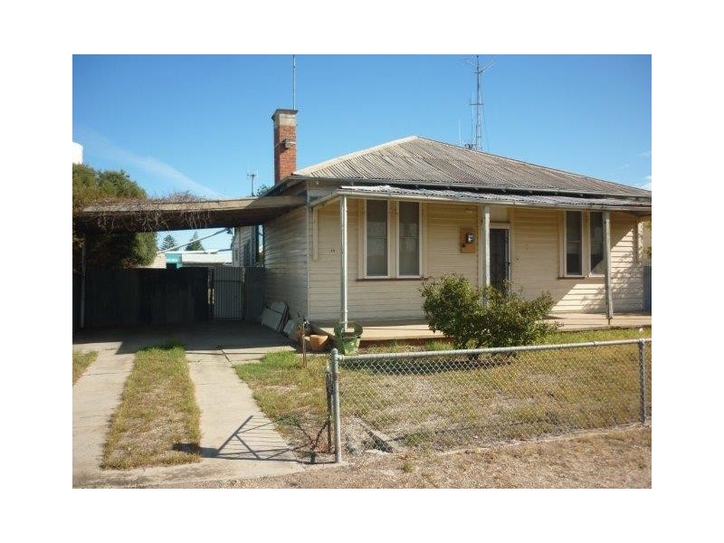 42 Molyneaux Street, Warracknabeal VIC 3393