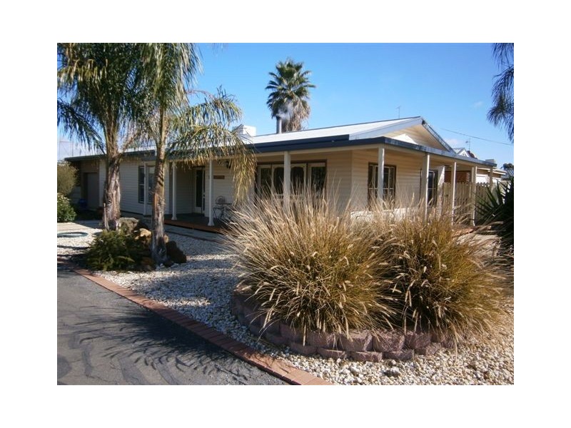 2 Dodgshun Street, Hopetoun VIC 3396