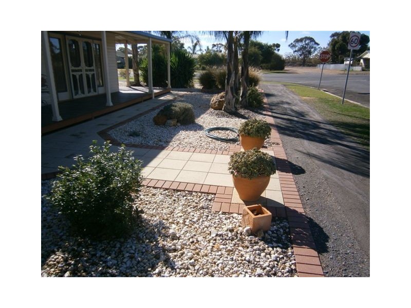 2 Dodgshun Street, Hopetoun VIC 3396