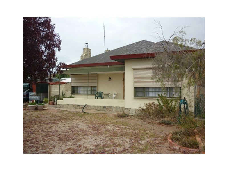48 Molyneaux Street, Warracknabeal VIC 3393