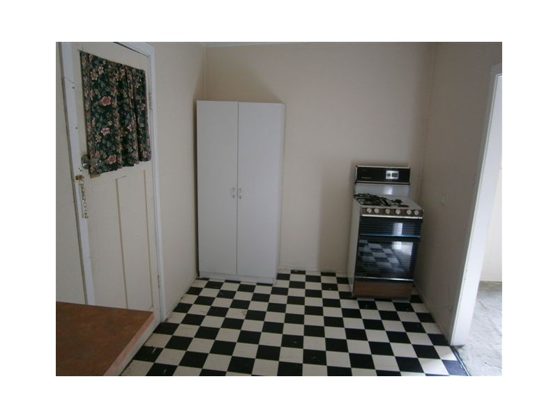 12 Molyneaux Street, Warracknabeal VIC 3393