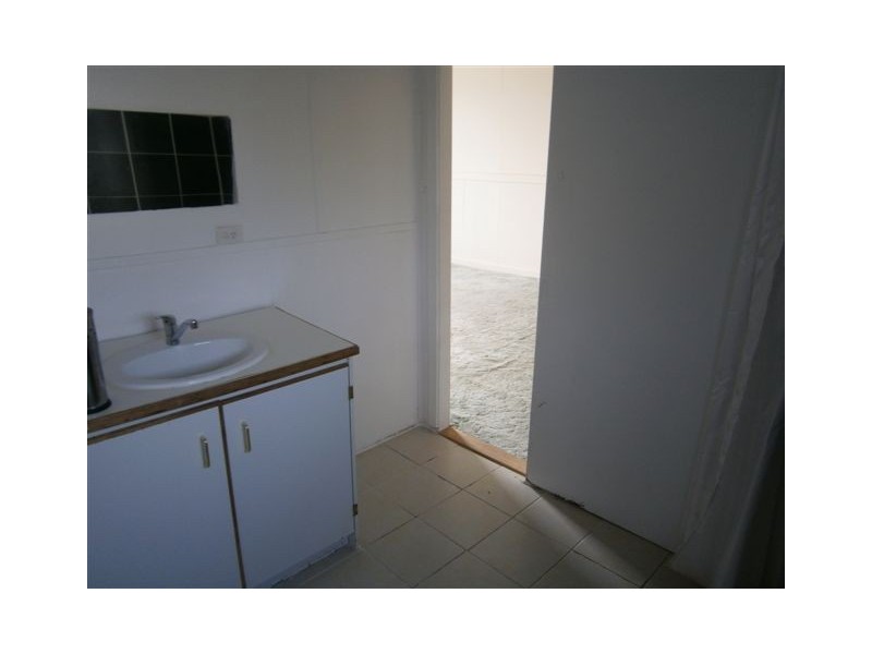 12 Molyneaux Street, Warracknabeal VIC 3393