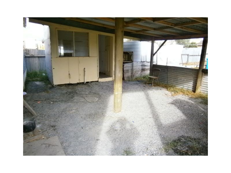 12 Molyneaux Street, Warracknabeal VIC 3393