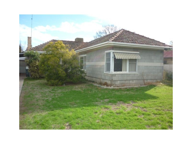 54 Devereux Street, Warracknabeal VIC 3393
