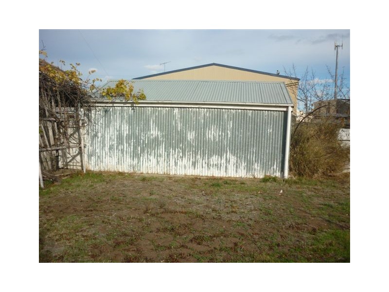 54 Devereux Street, Warracknabeal VIC 3393