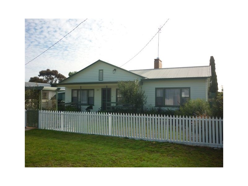 28 McLean Street, Warracknabeal VIC 3393