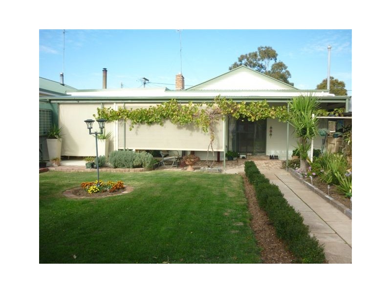 28 McLean Street, Warracknabeal VIC 3393