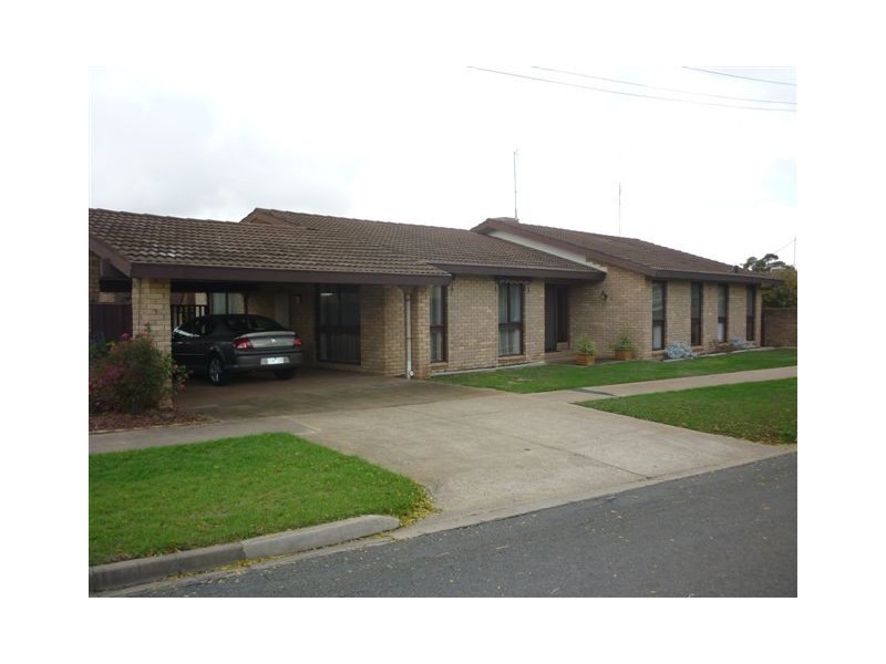 10 Campbell Street, Donald VIC 3480