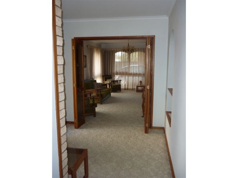 10 Campbell Street, Donald VIC 3480