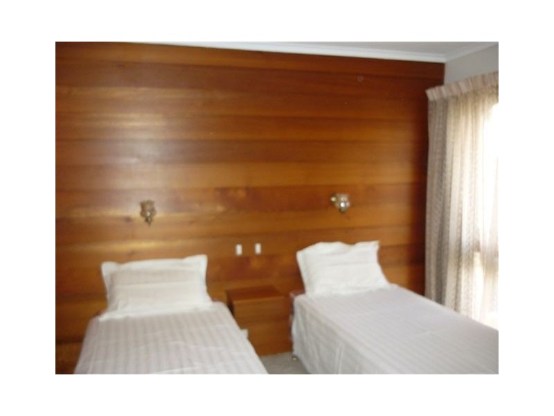 10 Campbell Street, Donald VIC 3480