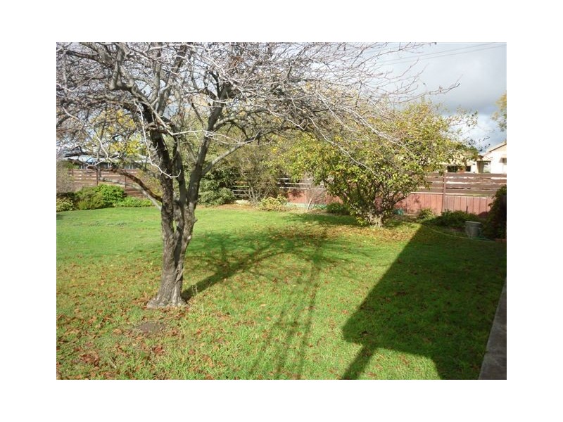 10 Campbell Street, Donald VIC 3480