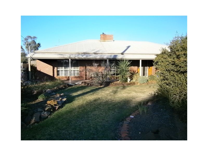 24 Elizabeth Street, Donald VIC 3480