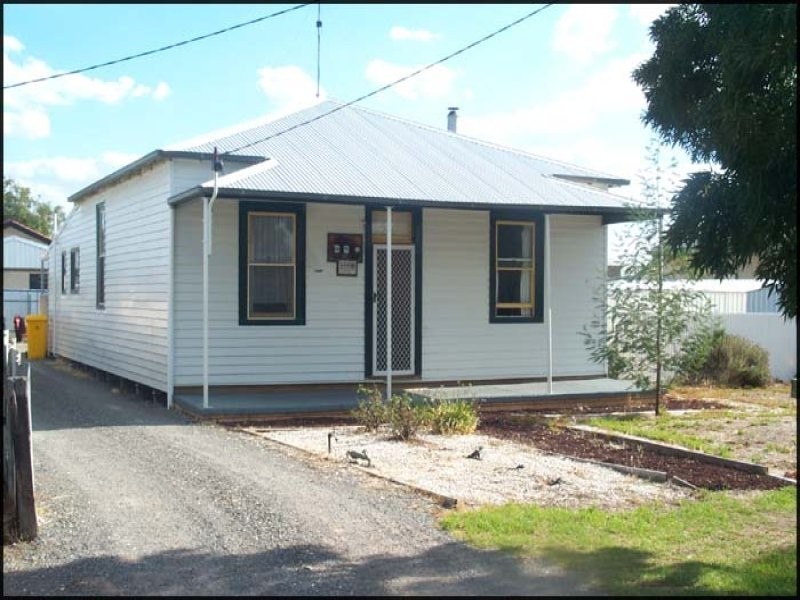 17 Arnold Street, Warracknabeal VIC 3393