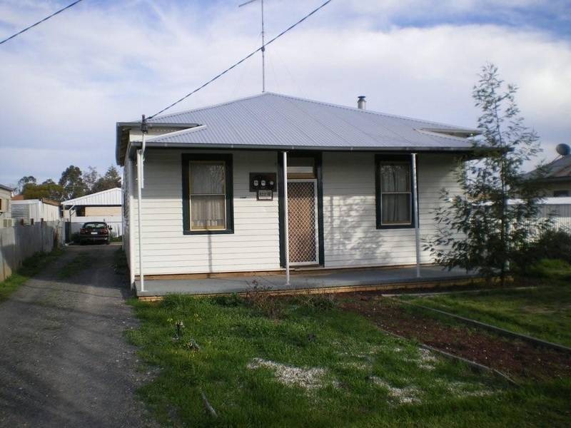 17 Arnold Street, Warracknabeal VIC 3393