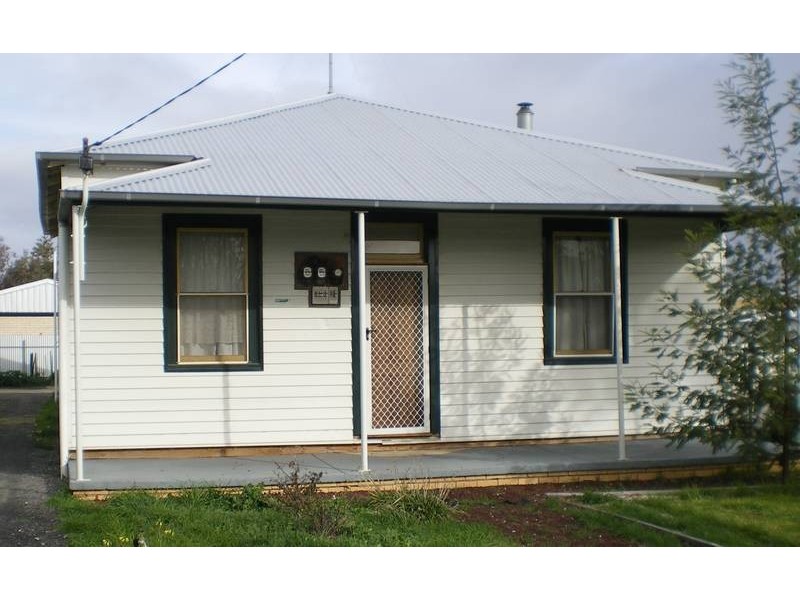 17 Arnold Street, Warracknabeal VIC 3393