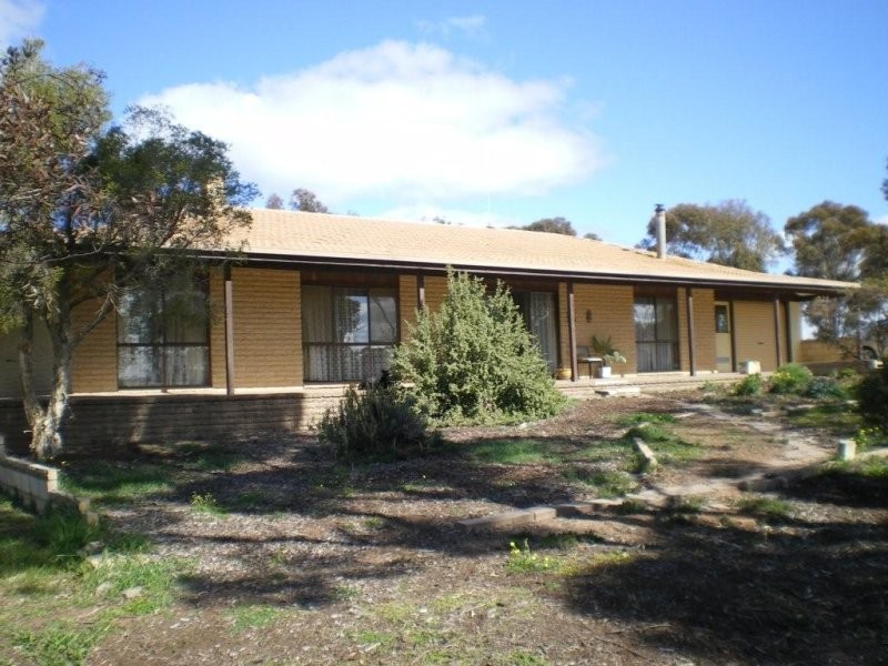 1520 Cannun Five Chain Road, Warracknabeal VIC 3393