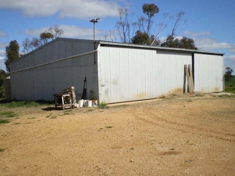 1520 Cannun Five Chain Road, Warracknabeal VIC 3393