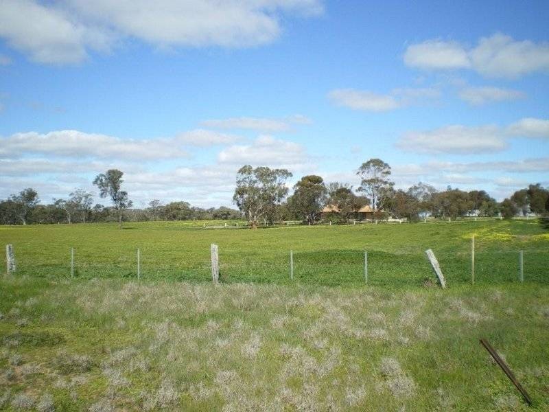 1520 Cannun Five Chain Road, Warracknabeal VIC 3393