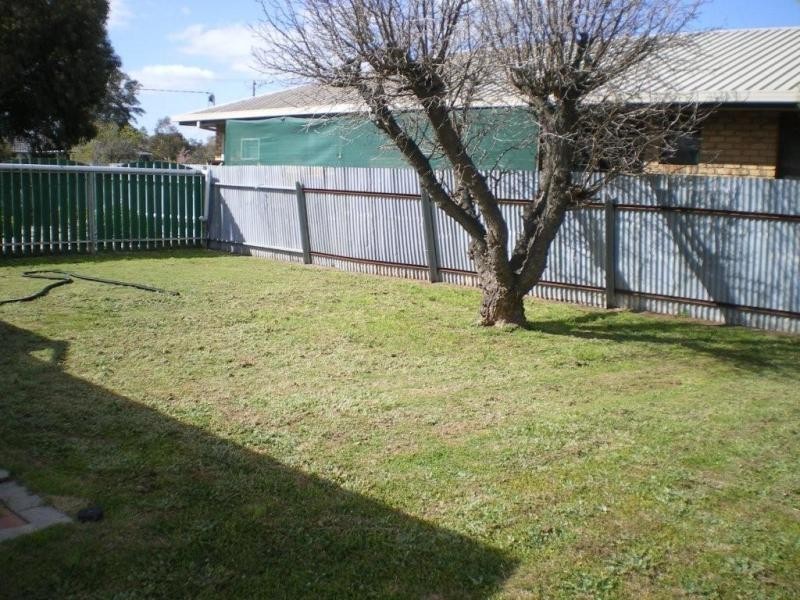 19 Arnold Street, Warracknabeal VIC 3393