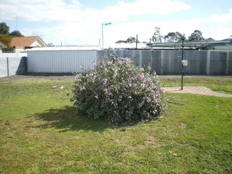 19 Arnold Street, Warracknabeal VIC 3393