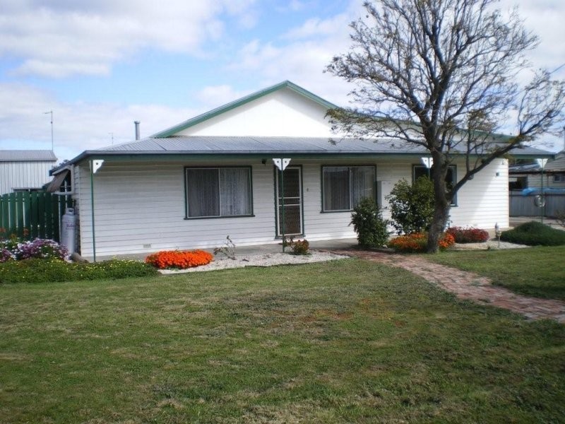 19 Arnold Street, Warracknabeal VIC 3393