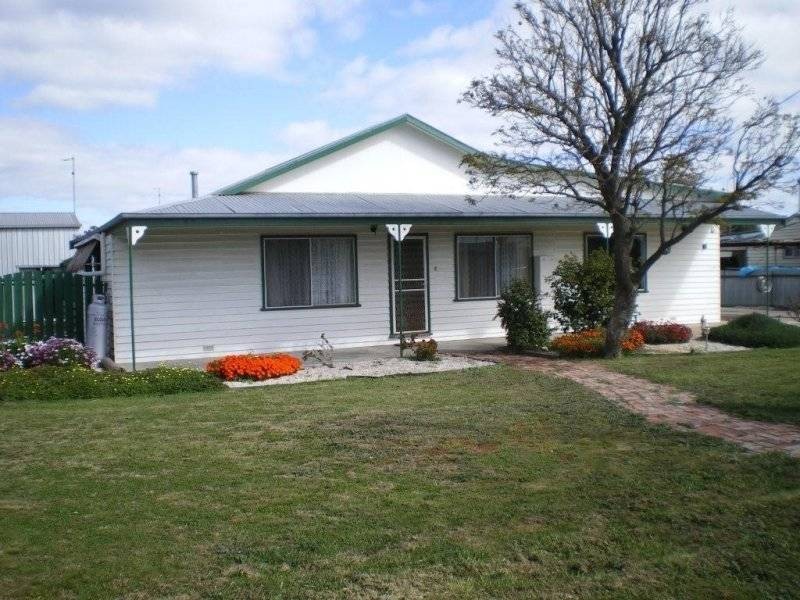 19 Arnold Street, Warracknabeal VIC 3393