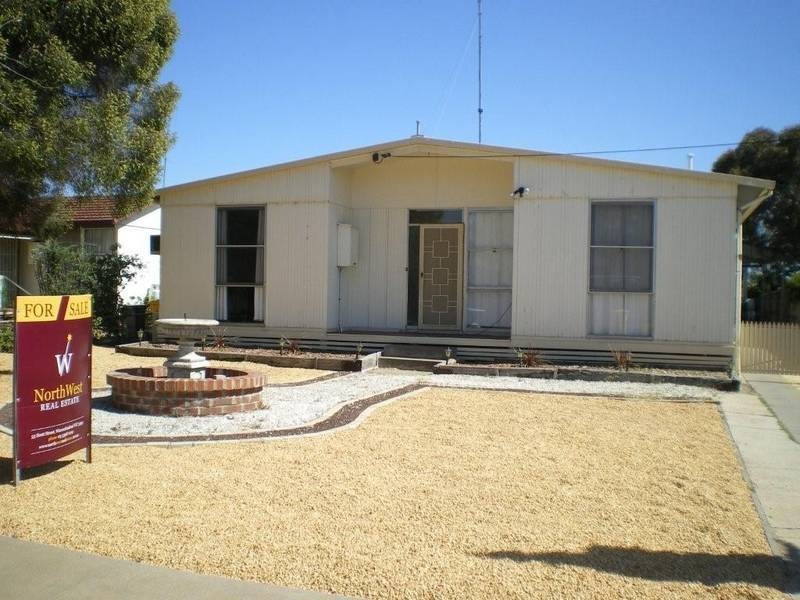 28 Gould Street, Warracknabeal VIC 3393