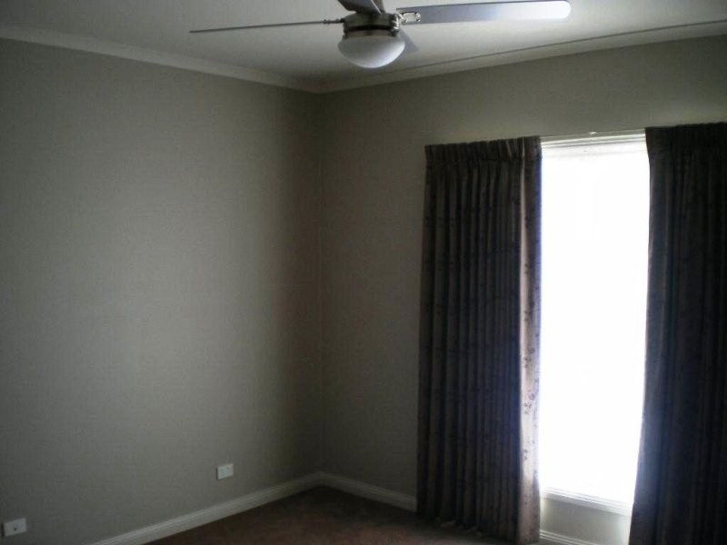 2/12 Jamouneau Street, Warracknabeal VIC 3393