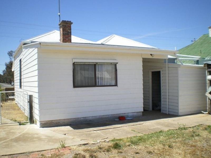 104 Anderson Street, Warracknabeal VIC 3393