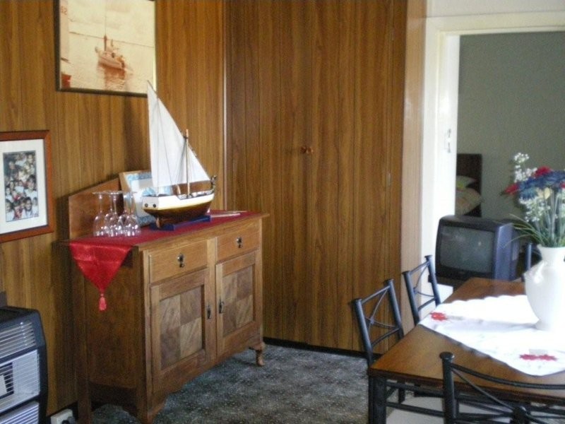 96 Craig Avenue, Warracknabeal VIC 3393