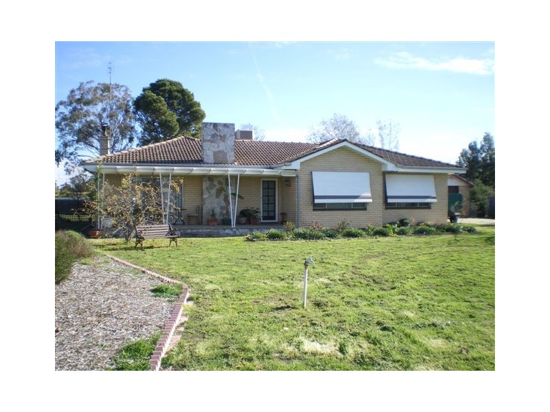 118 Jamouneaux Street, Warracknabeal VIC 3393