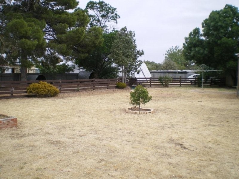 118 Jamouneaux Street, Warracknabeal VIC 3393