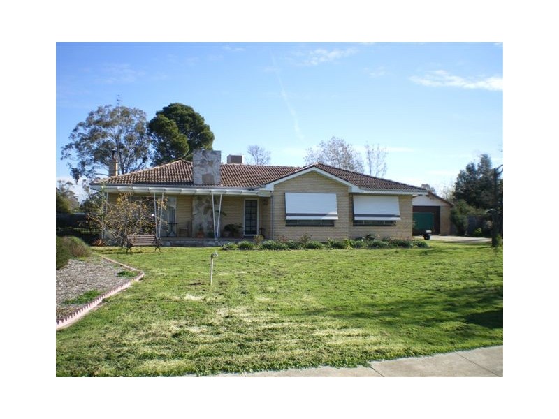 118 Jamouneaux Street, Warracknabeal VIC 3393